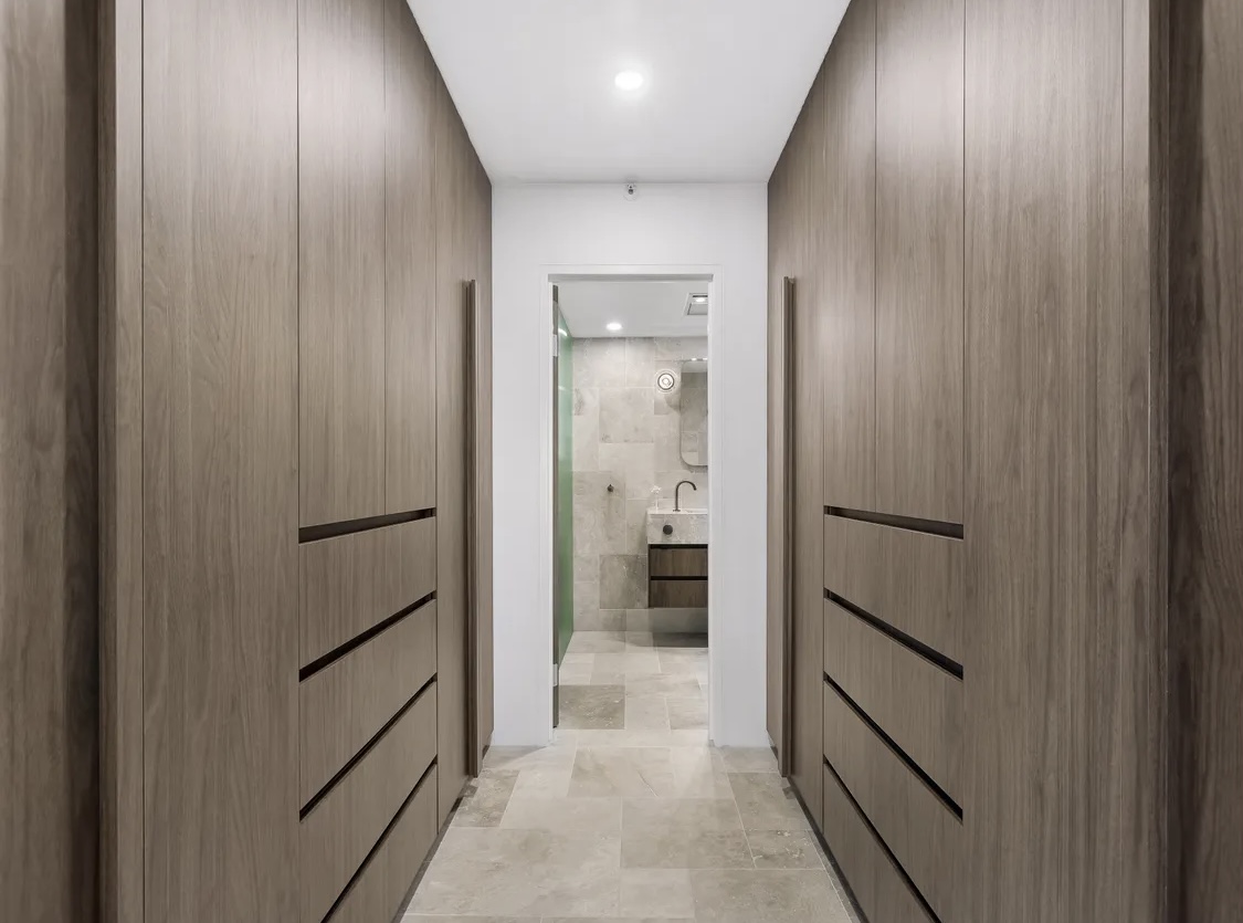 Walk in robe Gold Coast Renovation.